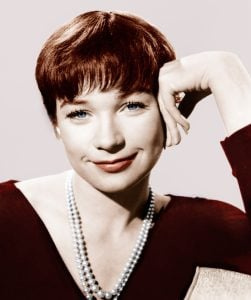   Švęskite Shirley MacLaine jos 89-ąjį gimtadienį eidami prisiminimų juosta