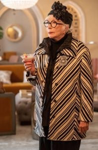 Shirley MacLaine täyttää 89 vuotta