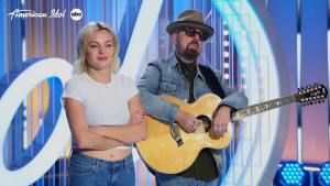 Kaya Stewart และ Dave Stewart พ่อของเธอ