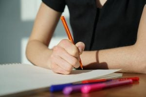 На училищата в Мичикан може да се препоръча да включат курсивни уроци, които са убежище't been required since 2010