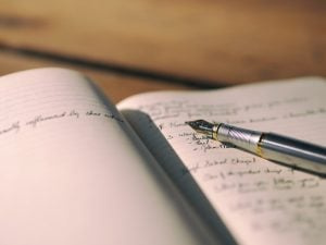 Поддръжниците на курсив казват, че стилът на писане има много фини, но мощни предимства