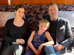 Ella, Ben e Travolta