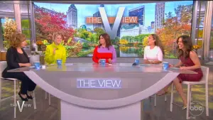 Anggota The View tertawa terbahak-bahak karena pertempuran yang membuat frustrasi