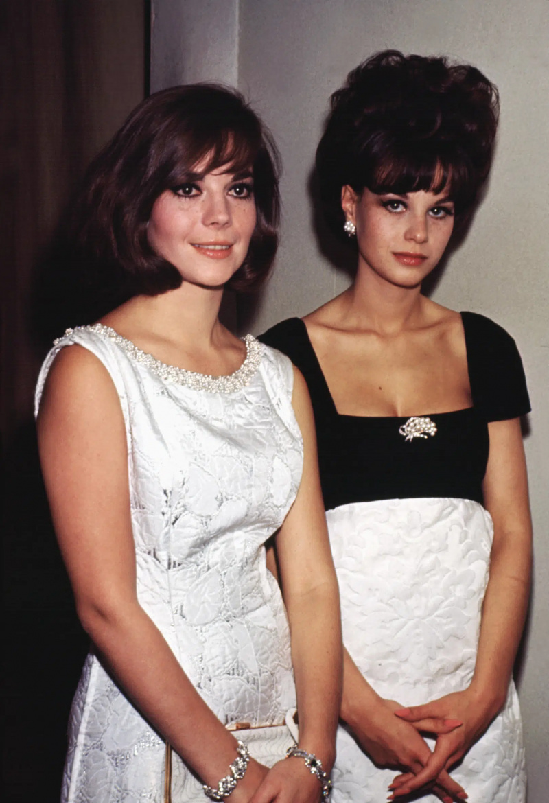  NATALIE WOOD, kız kardeşi LANA WOOD ile birlikte, 1960'lar
