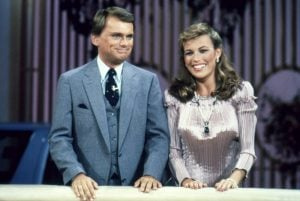   LA RUEDA DE LA FORTUNA, (desde la izquierda): Pat Sajak, Vanna White