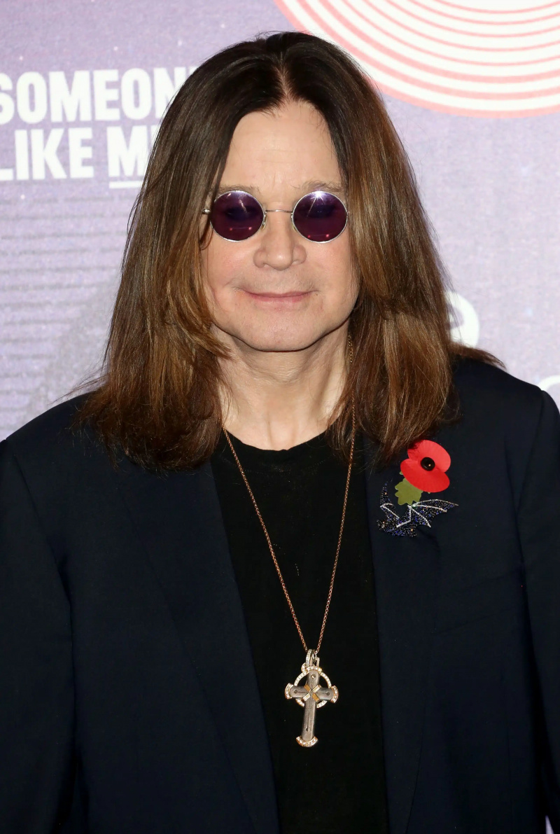  Ozzy Osbourne rolstoel