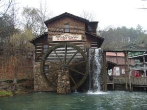   Dollywood tarjoaa paljon nähtävyyksiä