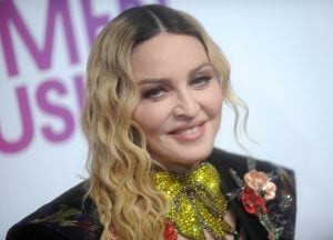  Madonna a dû reporter les dates de sa prochaine tournée après son voyage aux soins intensifs