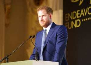   Ibinahagi ni Prince Harry ang ilang napaka-kilalang detalye sa kanyang memoir