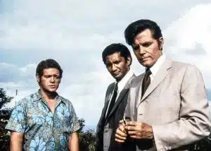   HAWAII FIVE-O, (din stânga): James MacArthur, Al Harrington, Jack Lord