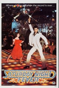 GORĄCZKA SOBOTNEJ NOCY, amerykański plakat, od lewej: Karen Lynn Gorney, John Travolta