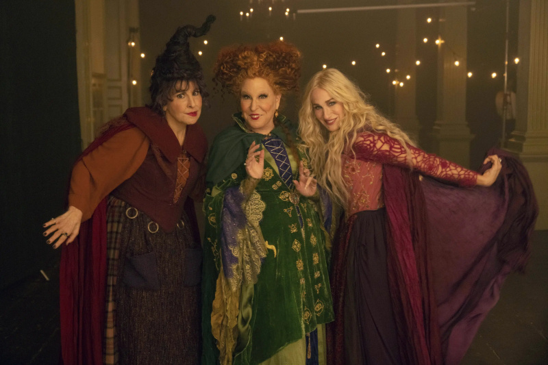  HOCUS POCUS 2، بائیں سے: کیتھی نجیمی، Bette Midler، Sarah Jessica Parker، 2022