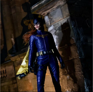   Brendan Fraser e Leslie Grace são algumas das muitas pessoas afetadas pelo repentino cancelamento do filme da Batgirl