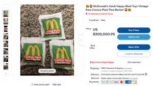   Brinquedos da colaboração de Happy Meals para adultos de edição limitada estão surgindo no eBay com preços na casa dos milhares