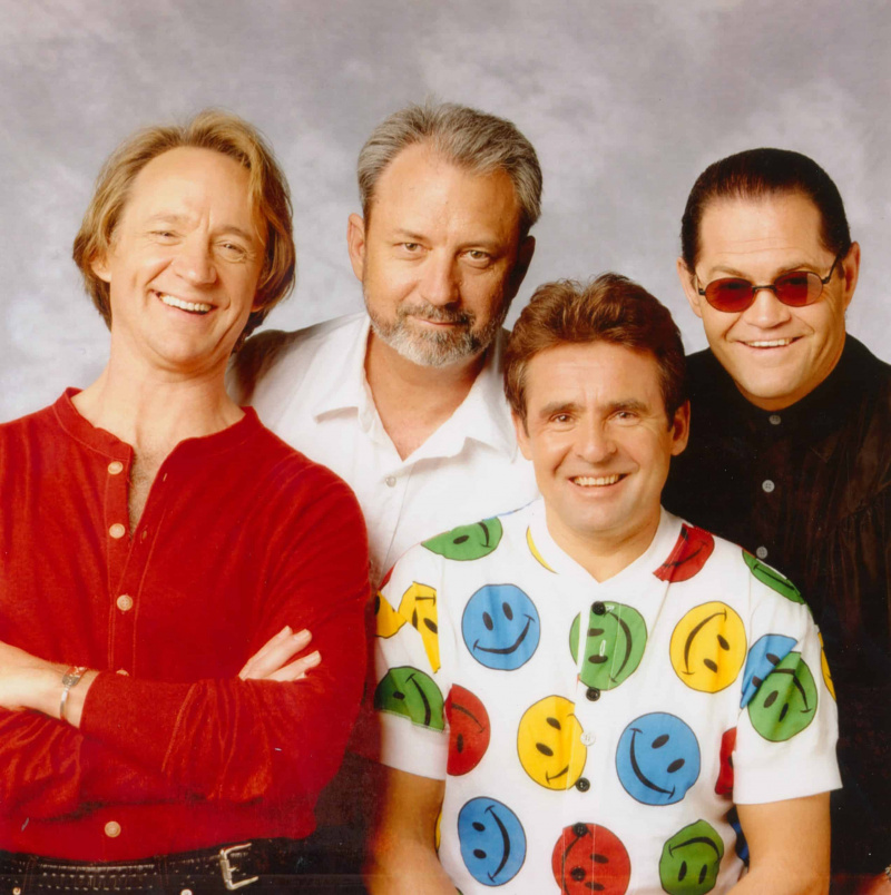 THE MONKEES, Pīters Torks, Maiks Nesmits, Deivijs Džonss, Mikijs Dolencs, c. 1997. gads