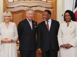   Príncipe Charles visita a África do Sul