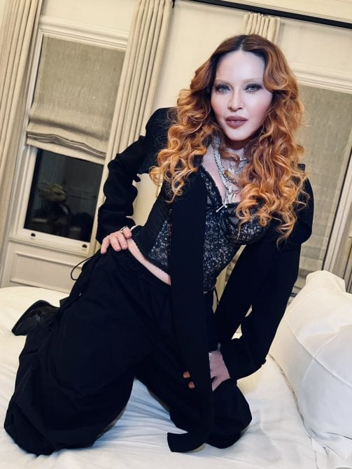 Η Madonna μοιράζεται το Cher Record