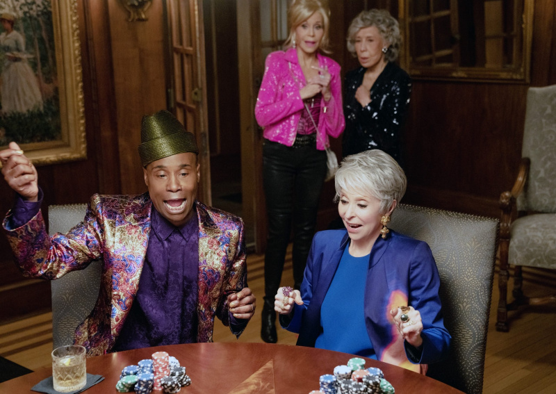 80 UNTUK BRADY, depan dari kiri: Billy Porter, Rita Moreno; belakang dari kiri: Jane Fonda, Lily Tomlin, 2023