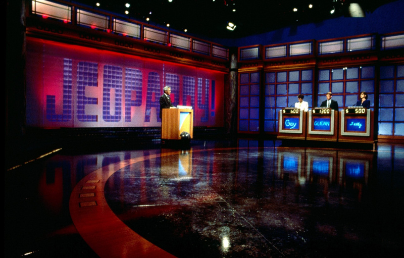 GEFAHR!, Gastgeber Alex Trebek (links), 1984-