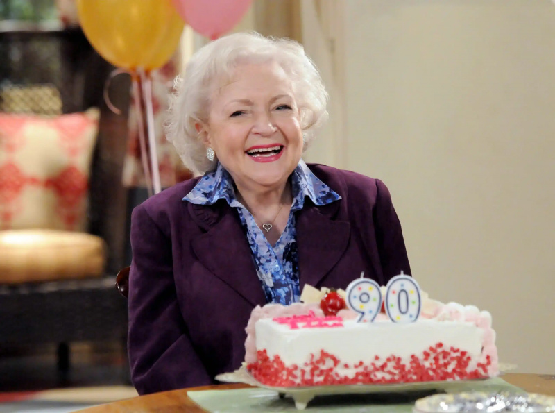 HOT IN CLEVELAND, Betty White, (temporada 3, ep. 308, emesa el 18 de gener de 2012), 2010-15