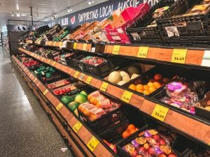   „Walmart“ turi vandens lovos efektą, kuris padidina kainas kitose mažesnėse parduotuvėse