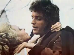 بدأ بقوة في Dark Shadows