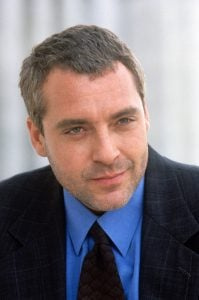   DI TÍCH, Tom Sizemore