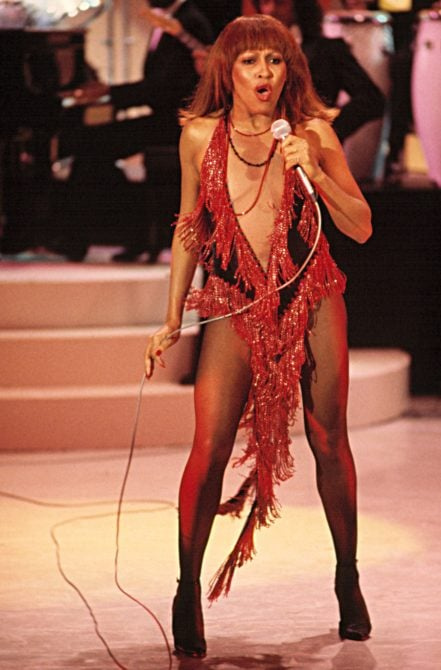  Tina Turner morint